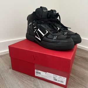 Valentino Sneakers Mid Top Black